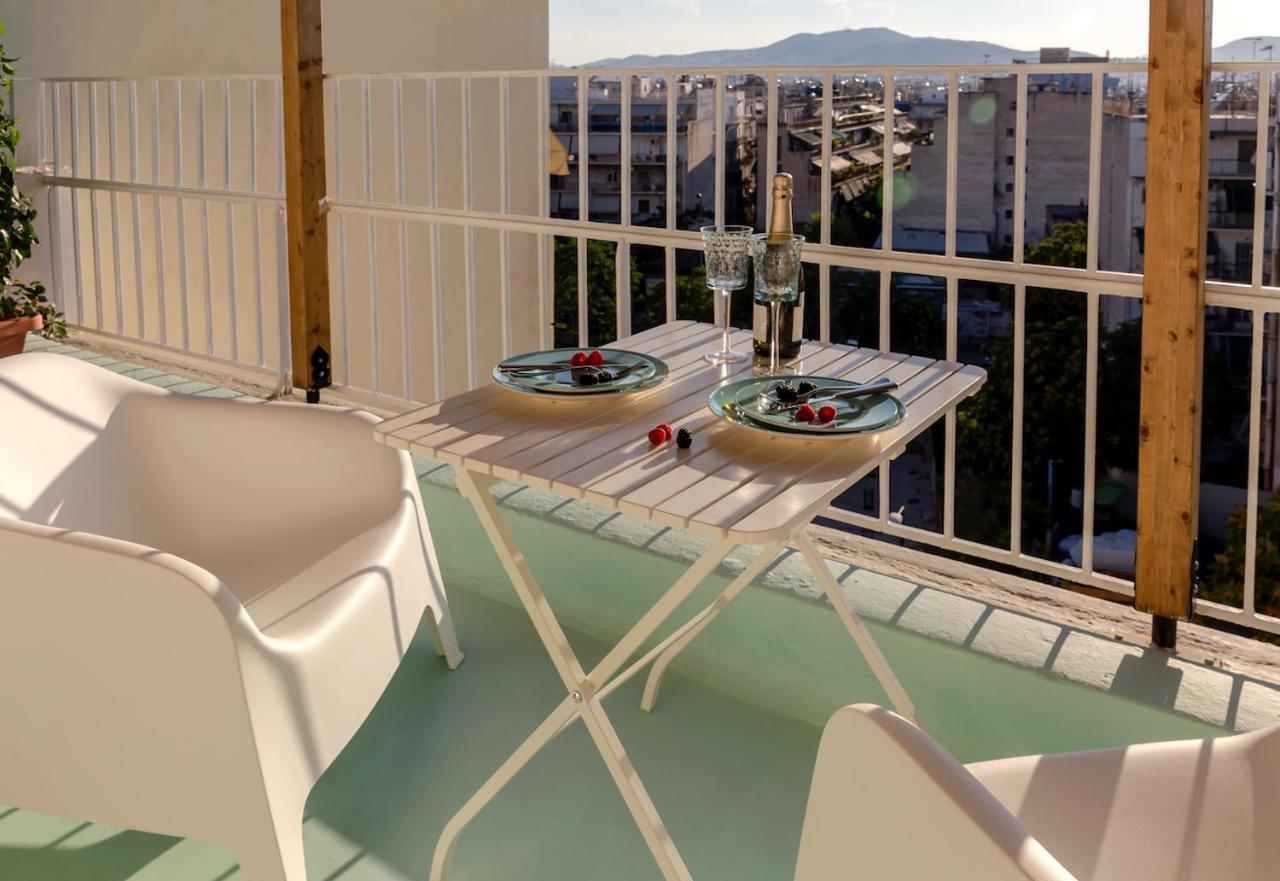 Blue And White Apartment Vipgreece Афины Экстерьер фото